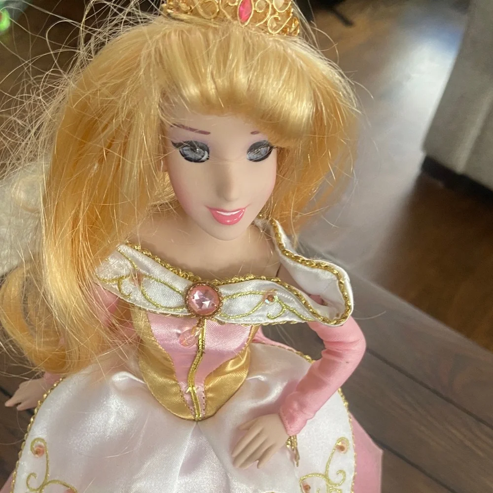 Disney Princess Aurora Porcelain Doll Pink Dress Sleeping Beauty Collectible